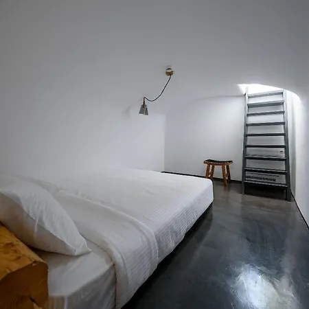 Di Capo * Akrotiri (Santorini)